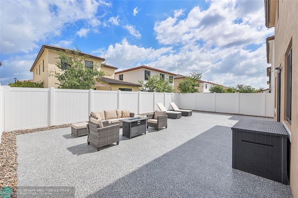 Active With Contract: $699,000 (3 beds, 2 baths, 2417 Square Feet)