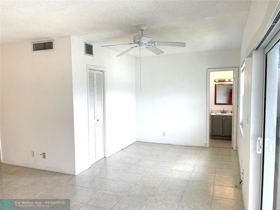 For Rent: $1,600 (1 beds, 1 baths, 850 Square Feet)