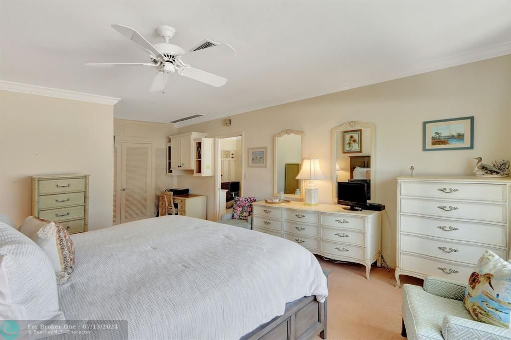 For Sale: $550,000 (2 beds, 2 baths, 1158 Square Feet)