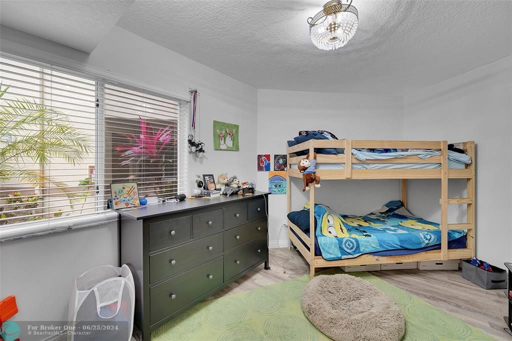 En Renta: $3,350 (3 camas, 2 baños, 1504 Pies cuadrados)