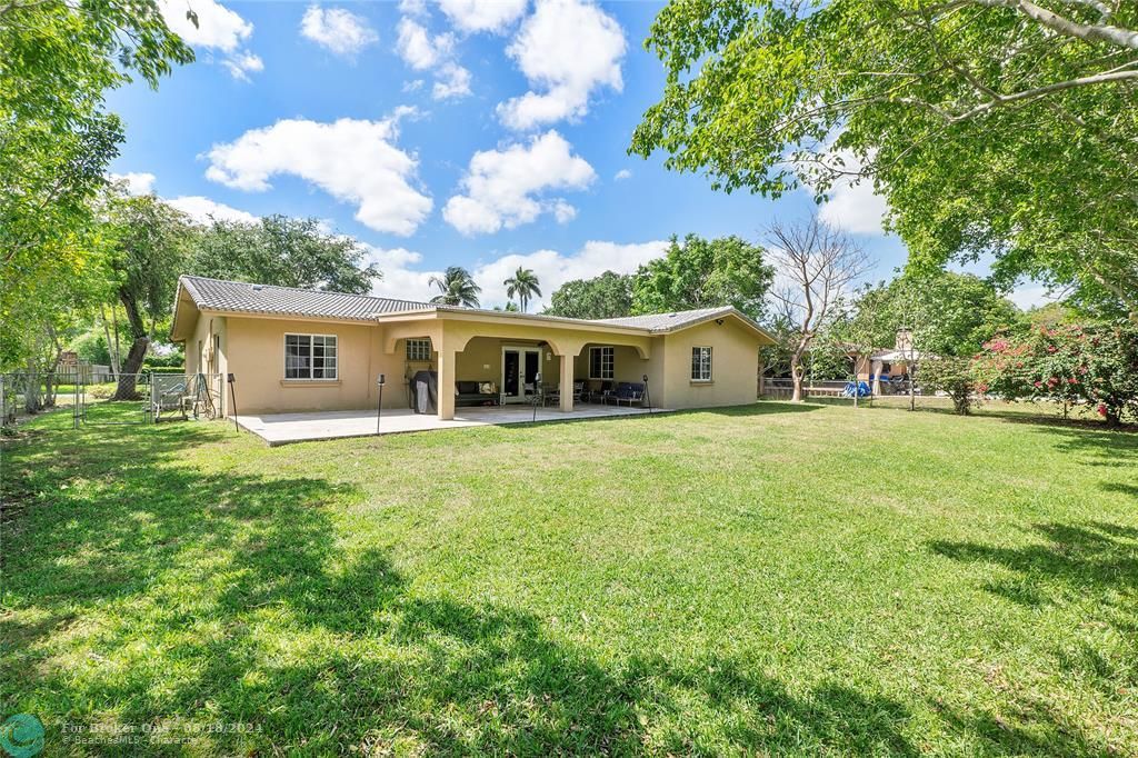 For Sale: $659,000 (4 beds, 2 baths, 2265 Square Feet)