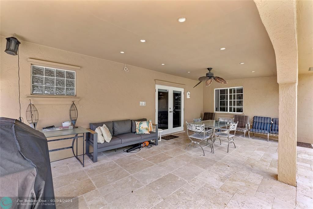 For Sale: $659,000 (4 beds, 2 baths, 2265 Square Feet)