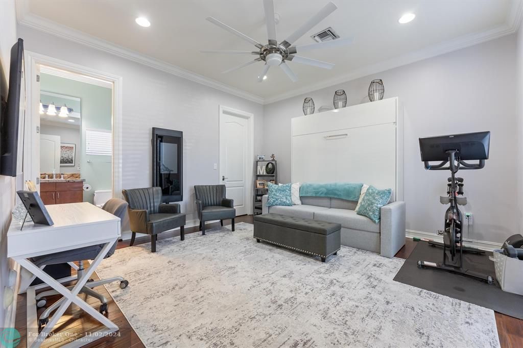 Active With Contract: $899,000 (3 beds, 3 baths, 2613 Square Feet)