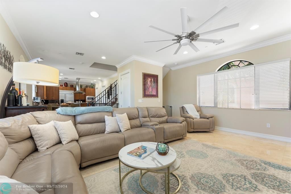 Active With Contract: $899,000 (3 beds, 3 baths, 2613 Square Feet)