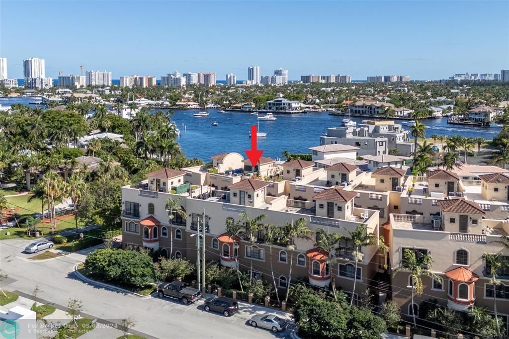 Active With Contract: $899,000 (3 beds, 3 baths, 2613 Square Feet)