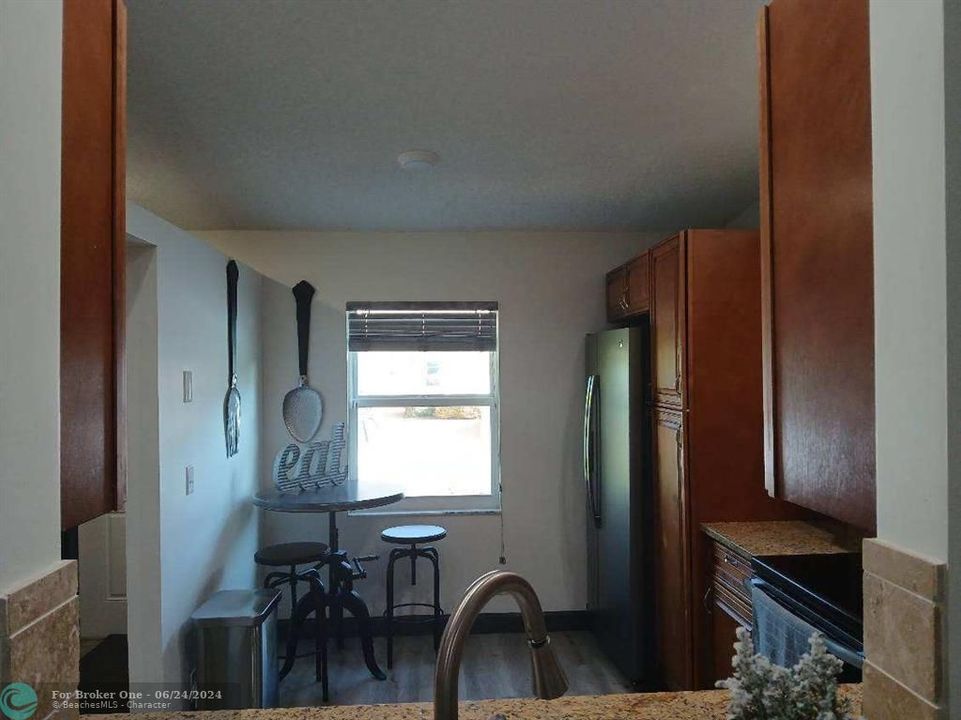 For Sale: $360,900 (2 beds, 2 baths, 1200 Square Feet)