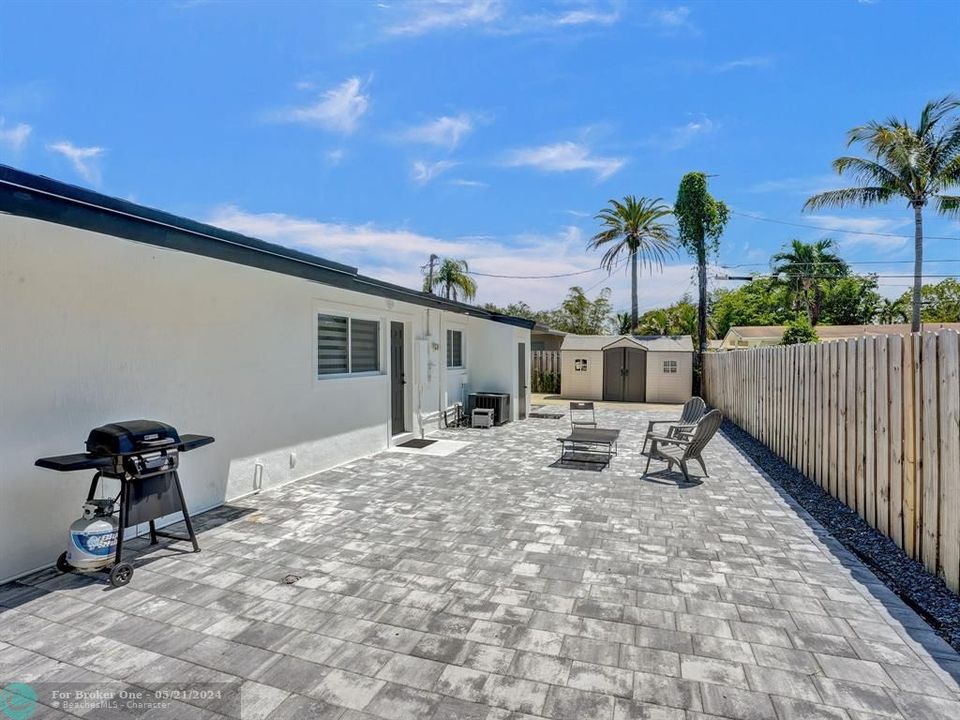 For Sale: $525,000 (3 beds, 2 baths, 1062 Square Feet)