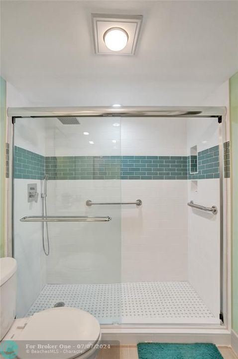 待售: $248,000 (2 贝兹, 2 浴室, 1156 平方英尺)