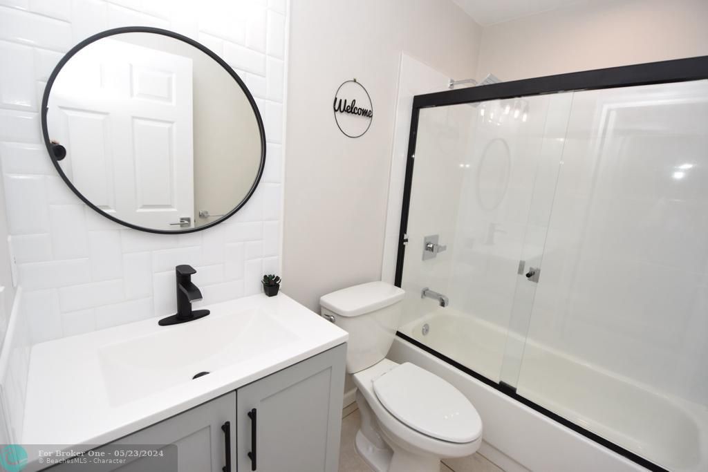 Active With Contract: $155,000 (1 beds, 1 baths, 617 Square Feet)