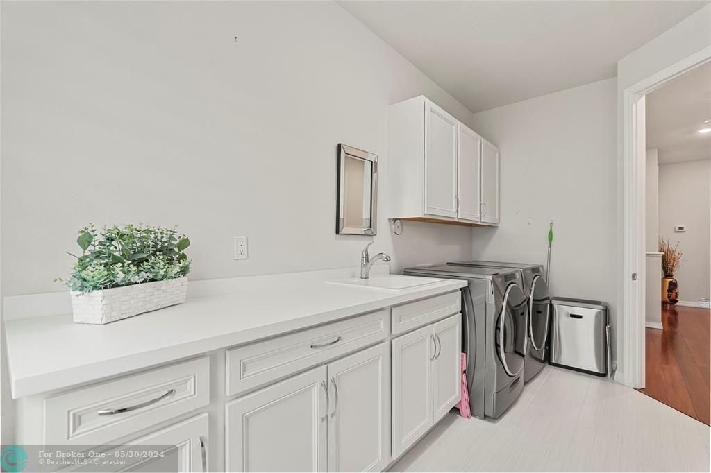 For Sale: $729,900 (3 beds, 2 baths, 1824 Square Feet)