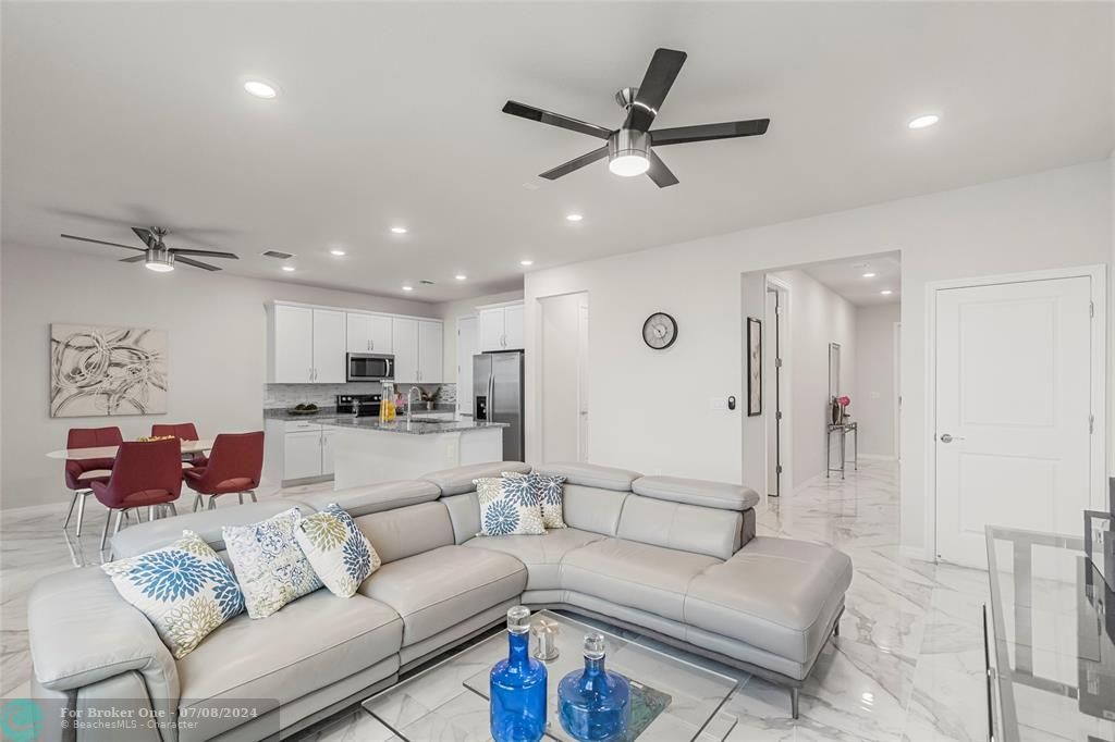 Active With Contract: $729,900 (3 beds, 2 baths, 1824 Square Feet)