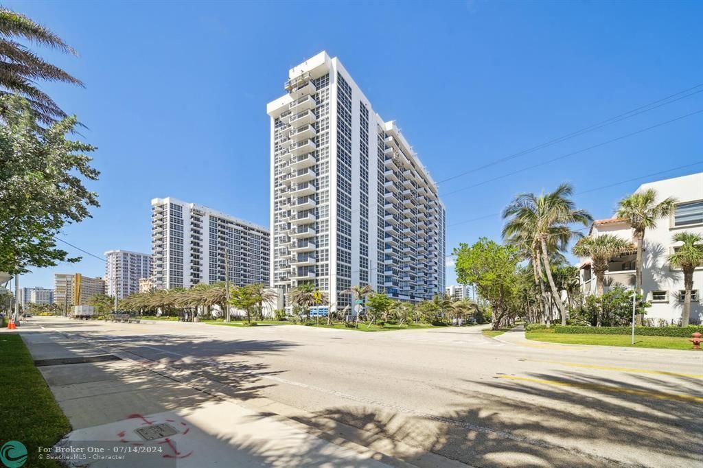 For Sale: $399,900 (2 beds, 2 baths, 1338 Square Feet)