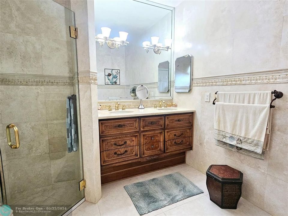 待售: $699,000 (3 贝兹, 2 浴室, 1984 平方英尺)