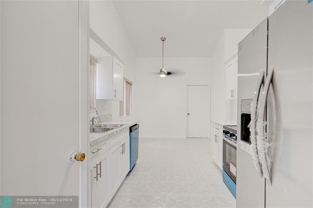 For Sale: $589,900 (3 beds, 2 baths, 1743 Square Feet)