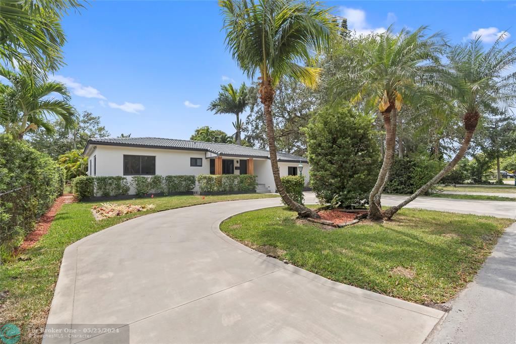 For Sale: $849,900 (4 beds, 2 baths, 1768 Square Feet)