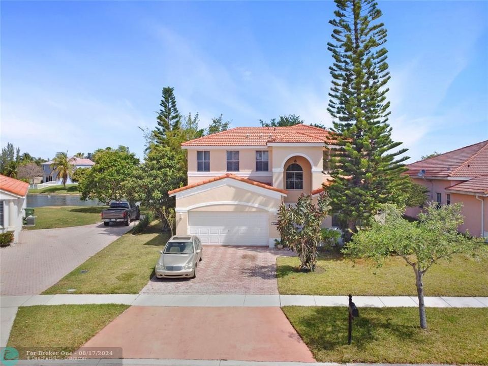 For Sale: $845,000 (4 beds, 3 baths, 2644 Square Feet)