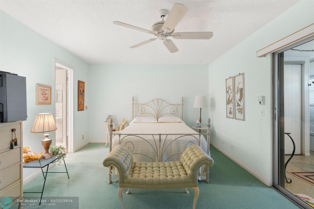 Recently Sold: $99,000 (1 beds, 1 baths, 719 Square Feet)