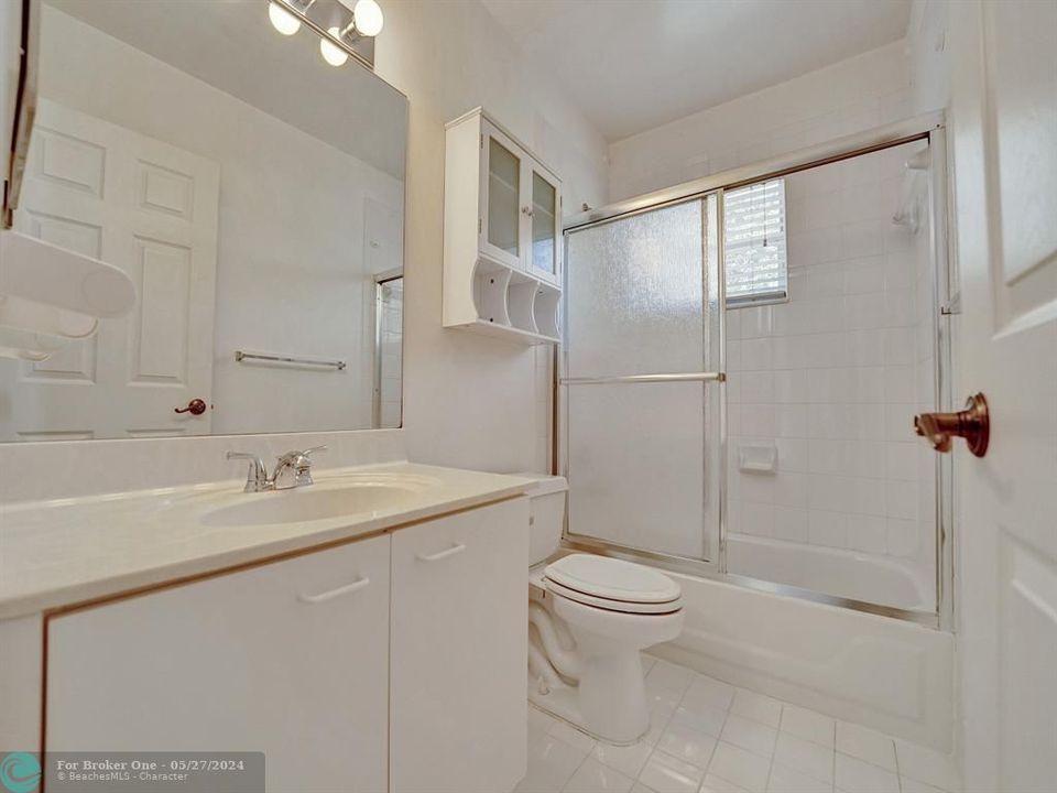 For Sale: $775,000 (4 beds, 2 baths, 1974 Square Feet)