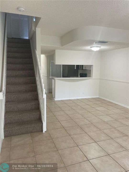 For Rent: $2,700 (2 beds, 2 baths, 1042 Square Feet)