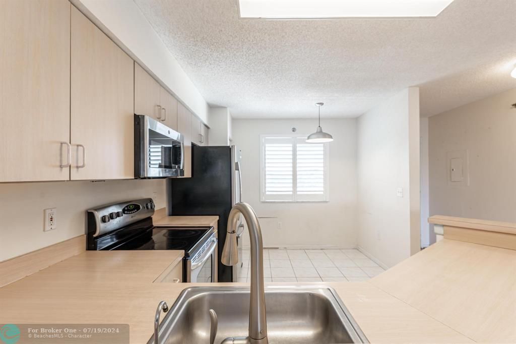 Recently Sold: $254,900 (2 beds, 2 baths, 1260 Square Feet)