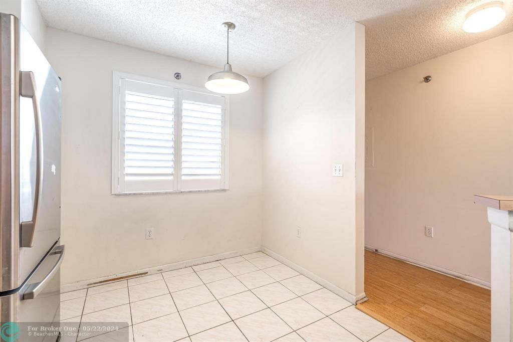 Active With Contract: $254,900 (2 beds, 2 baths, 1260 Square Feet)