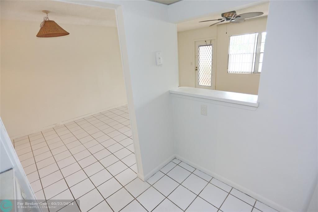 Active With Contract: $105,000 (1 beds, 1 baths, 700 Square Feet)