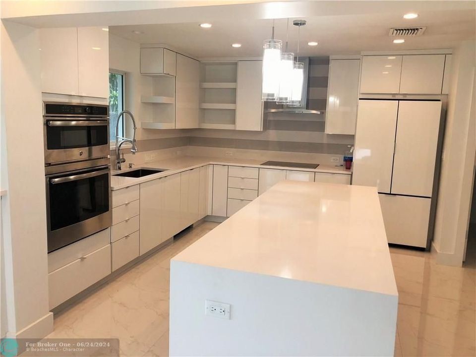 For Rent: $6,495 (3 beds, 2 baths, 1961 Square Feet)