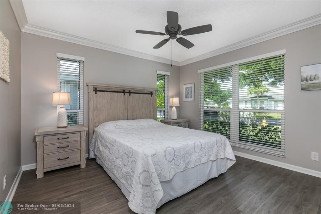 Active With Contract: $379,000 (2 beds, 2 baths, 1605 Square Feet)