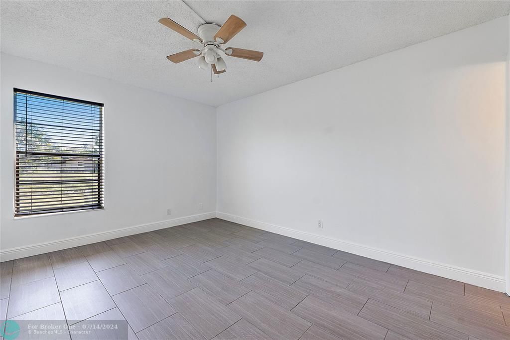 For Sale: $260,000 (2 beds, 2 baths, 900 Square Feet)