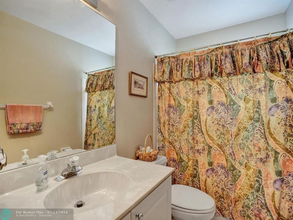 待售: $625,000 (4 贝兹, 2 浴室, 2544 平方英尺)