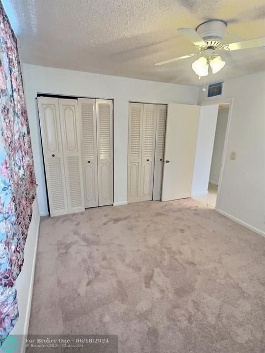 Active With Contract: $112,000 (2 beds, 2 baths, 958 Square Feet)