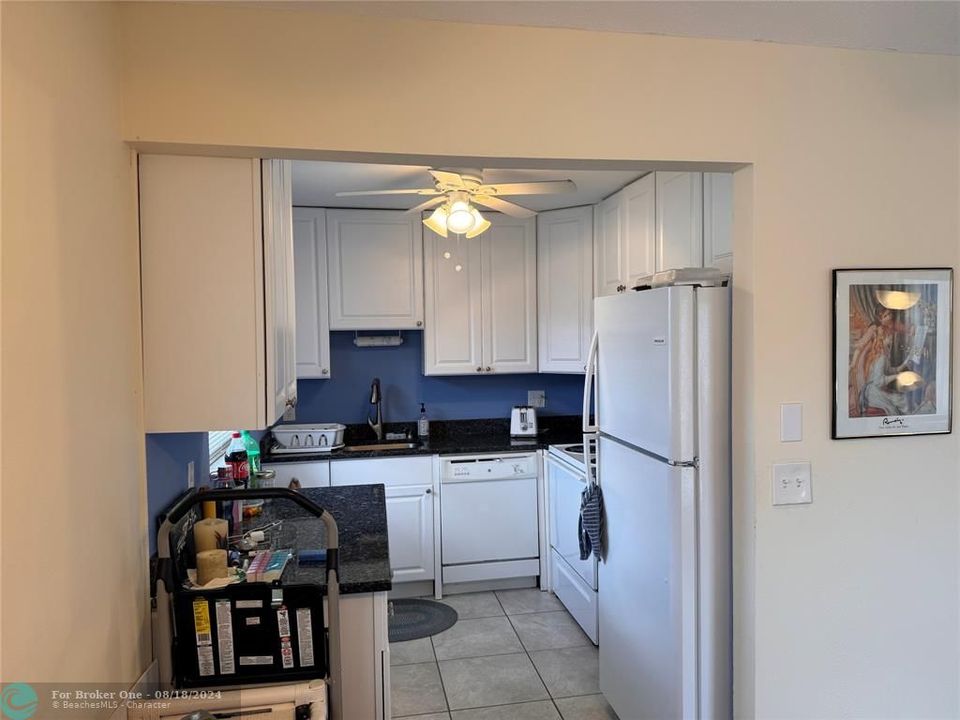 For Rent: $1,700 (2 beds, 2 baths, 883 Square Feet)