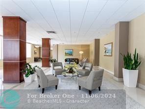 Active With Contract: $3,895 (1 beds, 1 baths, 850 Square Feet)