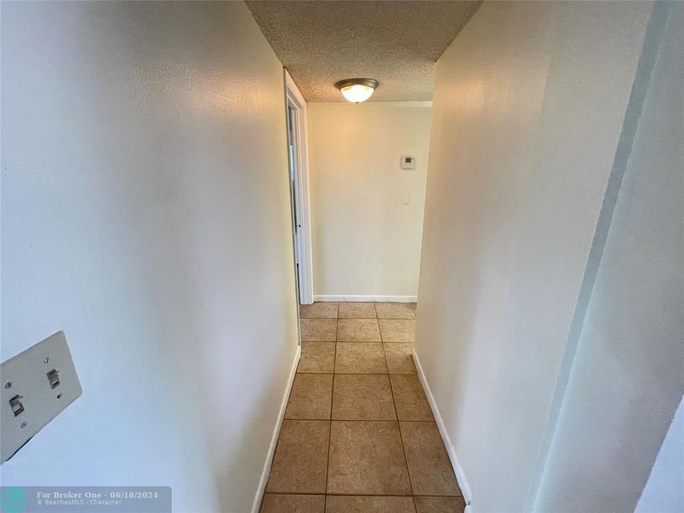 For Sale: $165,000 (1 beds, 1 baths, 775 Square Feet)