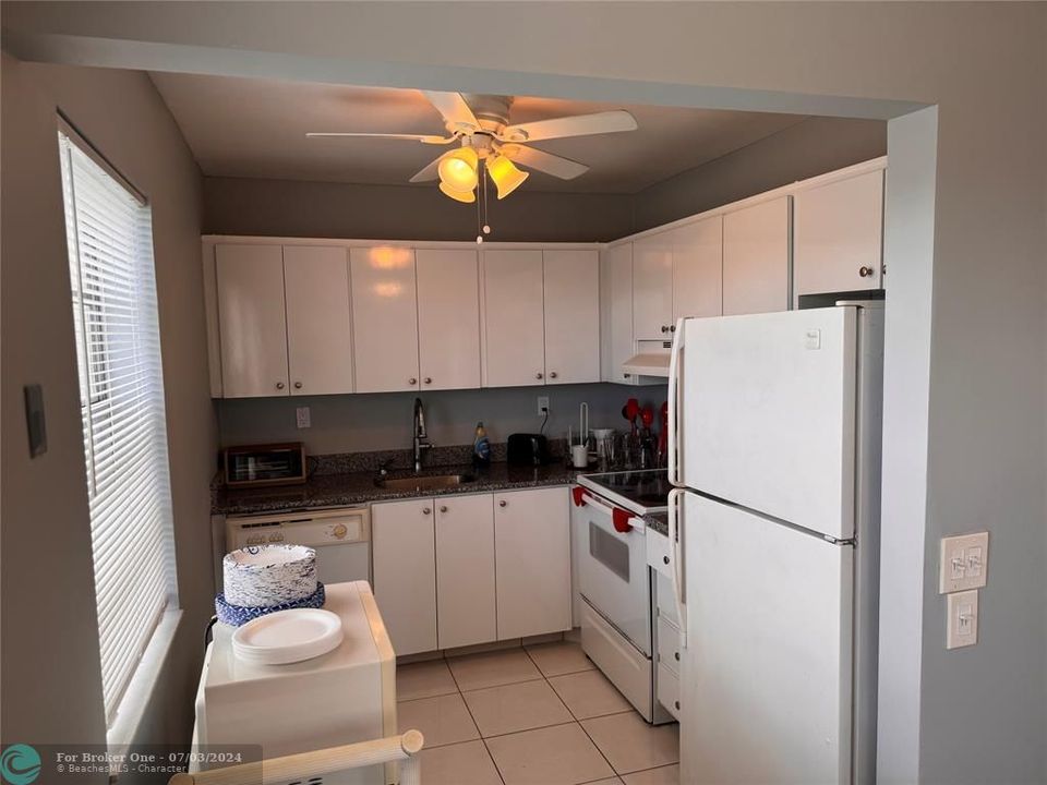 For Rent: $1,700 (2 beds, 2 baths, 907 Square Feet)