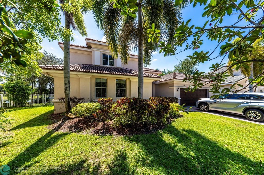 Active With Contract: $7,900 (5 beds, 3 baths, 3248 Square Feet)