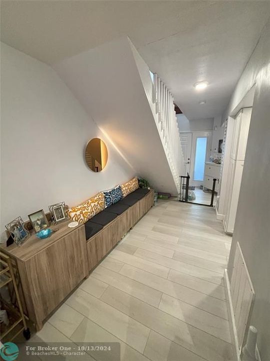 Active With Contract: $459,500 (3 beds, 2 baths, 1360 Square Feet)