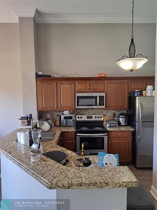 For Rent: $2,200 (2 beds, 2 baths, 1101 Square Feet)