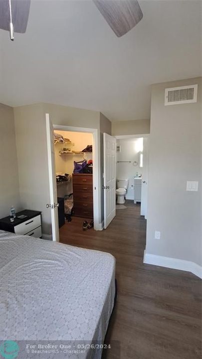 For Rent: $2,200 (2 beds, 2 baths, 1101 Square Feet)
