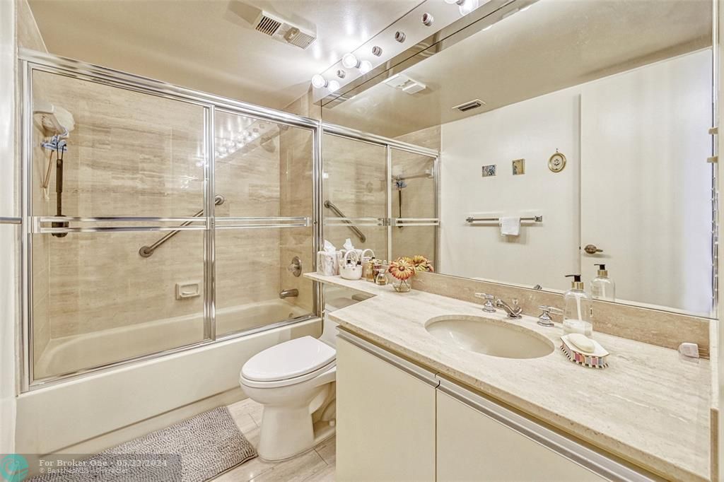待售: $450,000 (2 贝兹, 2 浴室, 1619 平方英尺)
