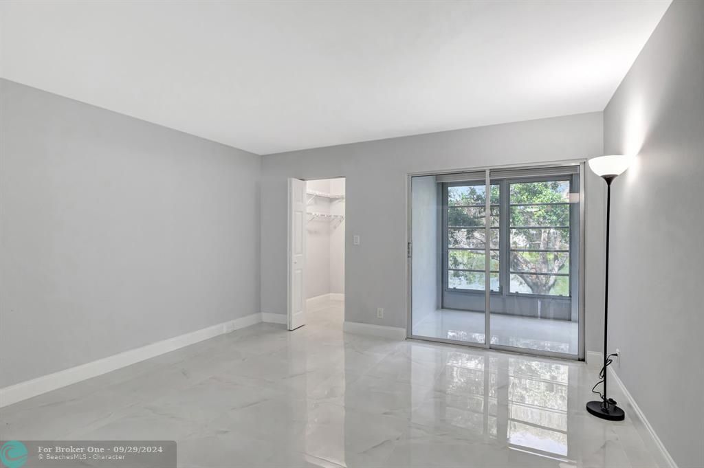 For Sale: $224,999 (2 beds, 2 baths, 1161 Square Feet)