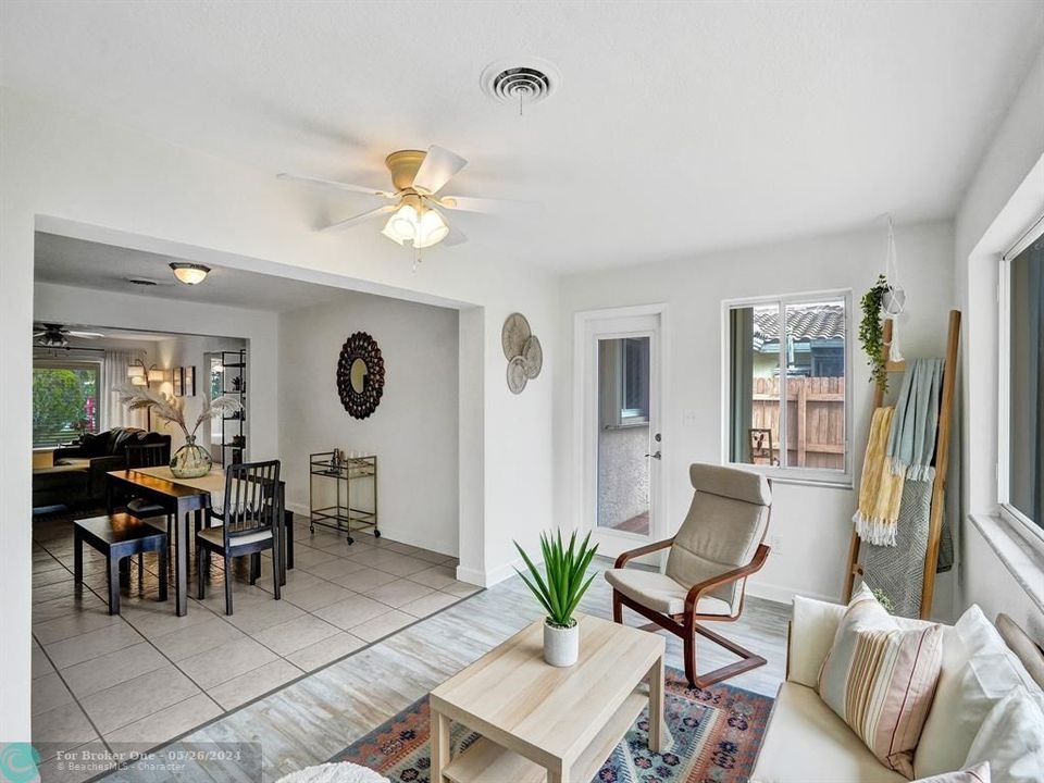 Active With Contract: $550,000 (2 beds, 2 baths, 1386 Square Feet)