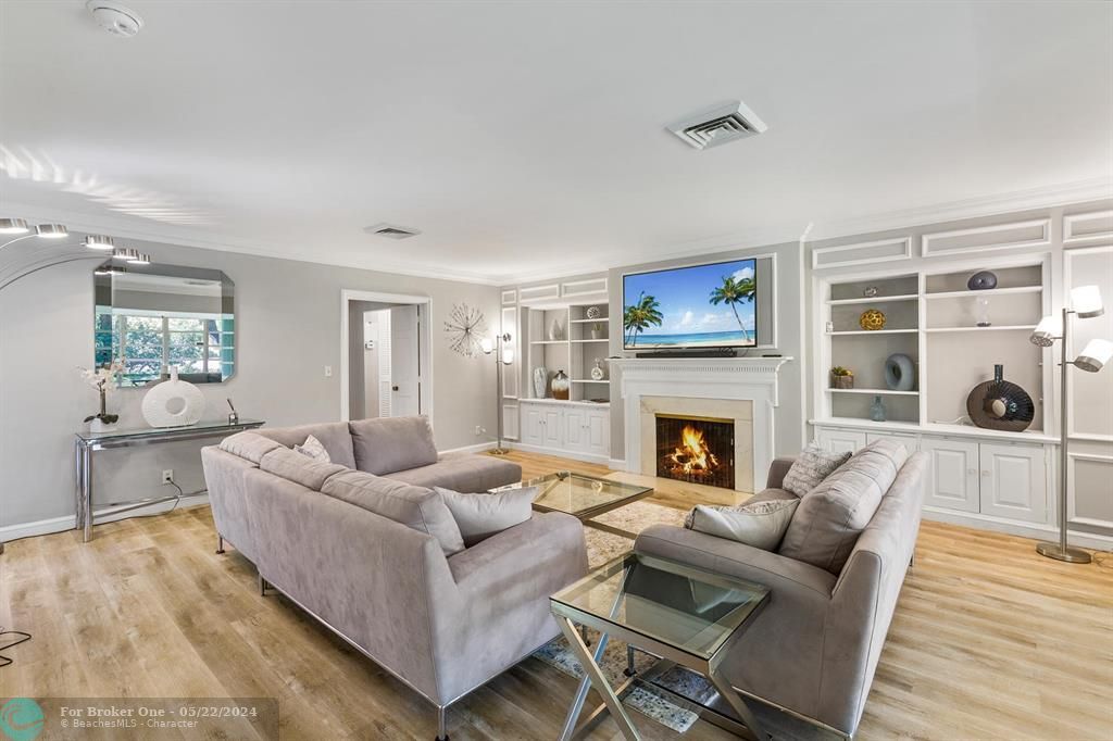 Active With Contract: $2,490,000 (4 beds, 2 baths, 2754 Square Feet)