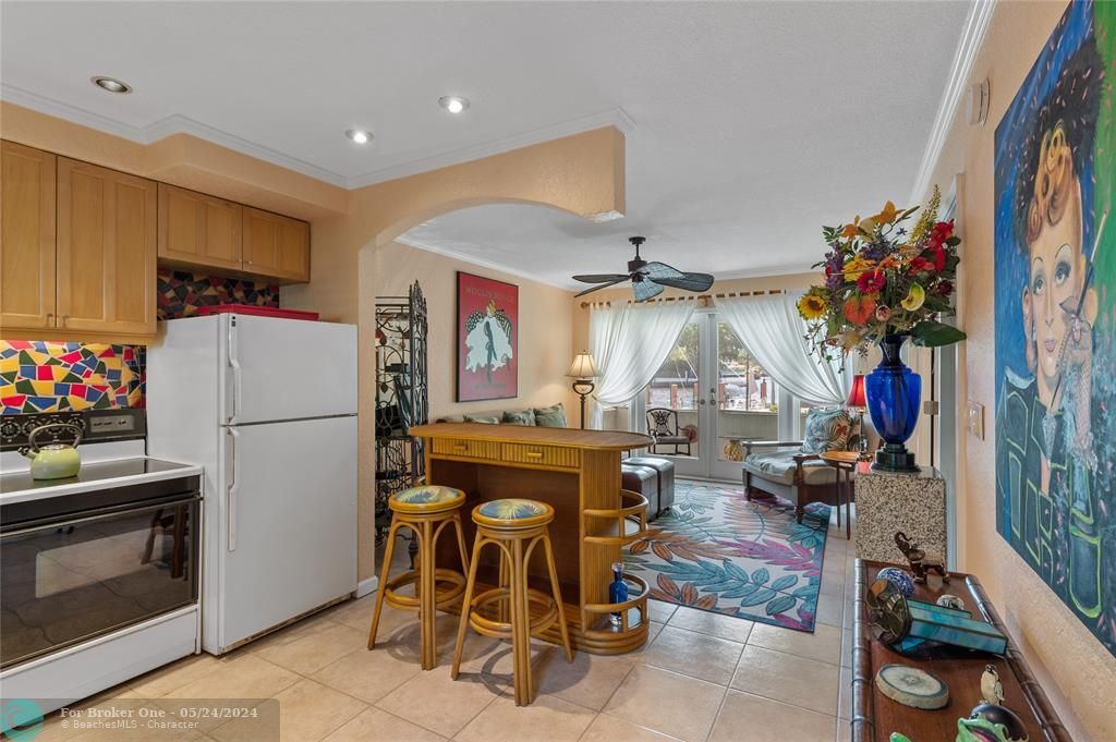 For Sale: $450,000 (1 beds, 1 baths, 620 Square Feet)