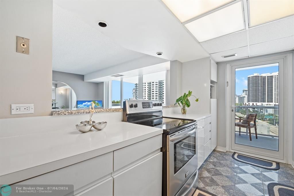 For Sale: $525,000 (2 beds, 2 baths, 1200 Square Feet)
