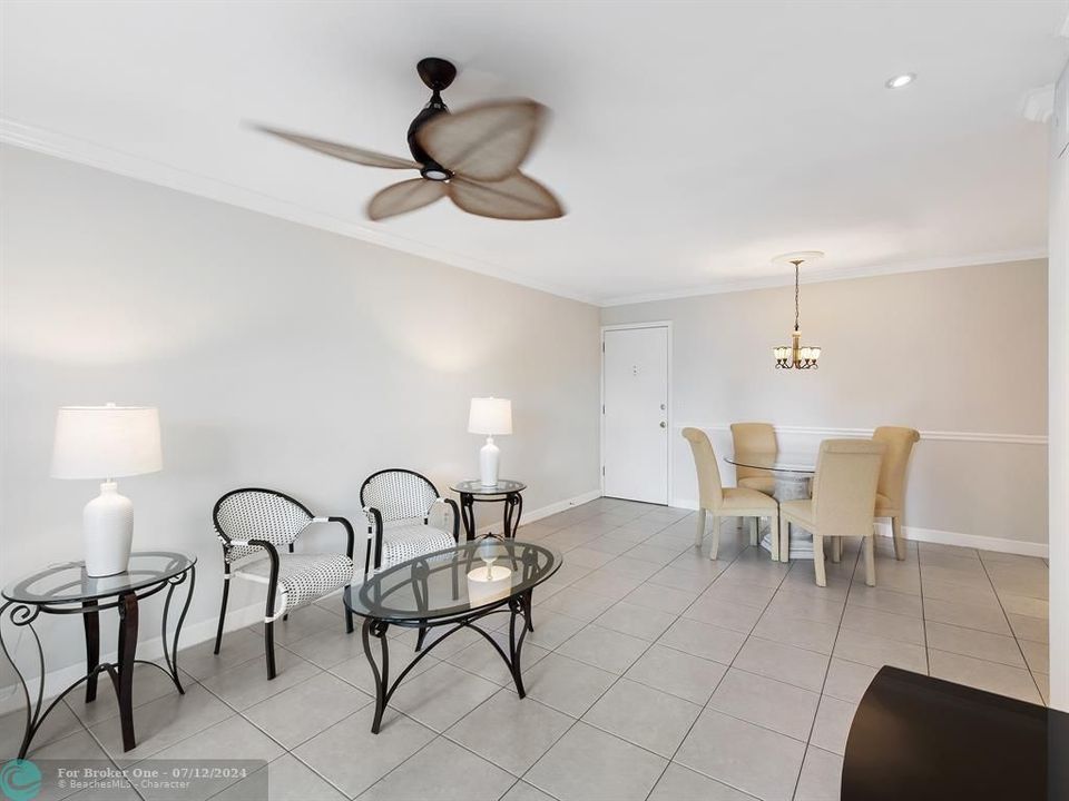 Active With Contract: $2,000 (2 beds, 1 baths, 850 Square Feet)