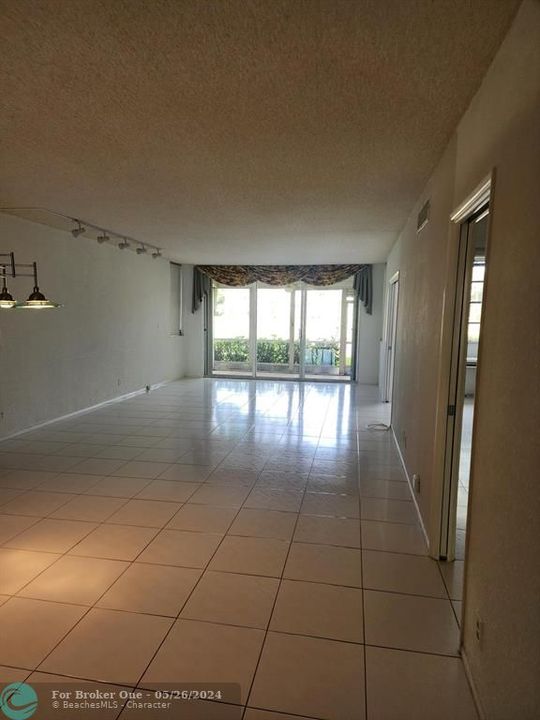 For Rent: $2,650 (3 beds, 2 baths, 1710 Square Feet)