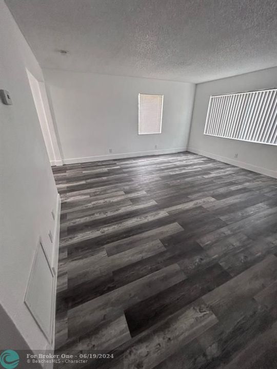 For Rent: $2,995 (3 beds, 1 baths, 1188 Square Feet)