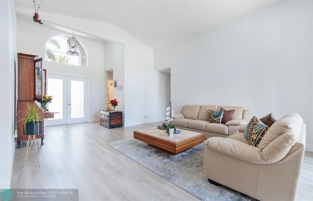 Active With Contract: $879,900 (4 beds, 2 baths, 2055 Square Feet)
