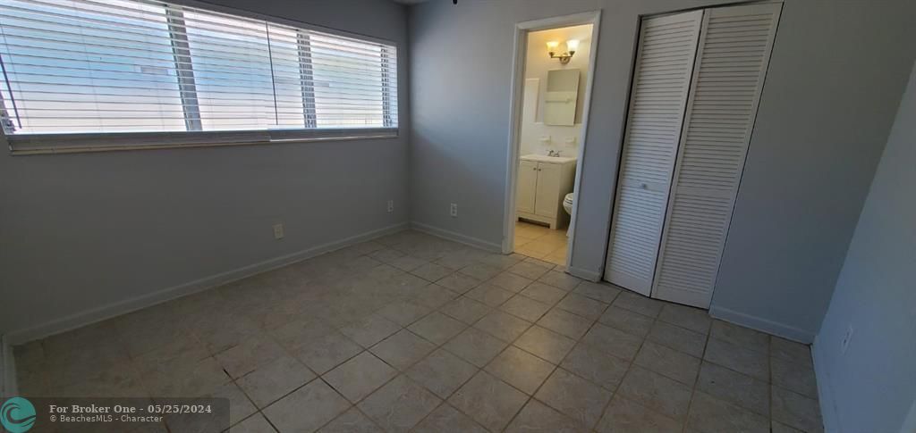 For Sale: $1,700 (1 beds, 1 baths, 5304 Square Feet)
